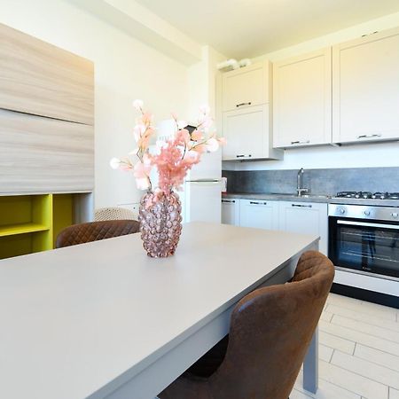 Madeleine Apartment Тосколано Мадерно Екстериор снимка