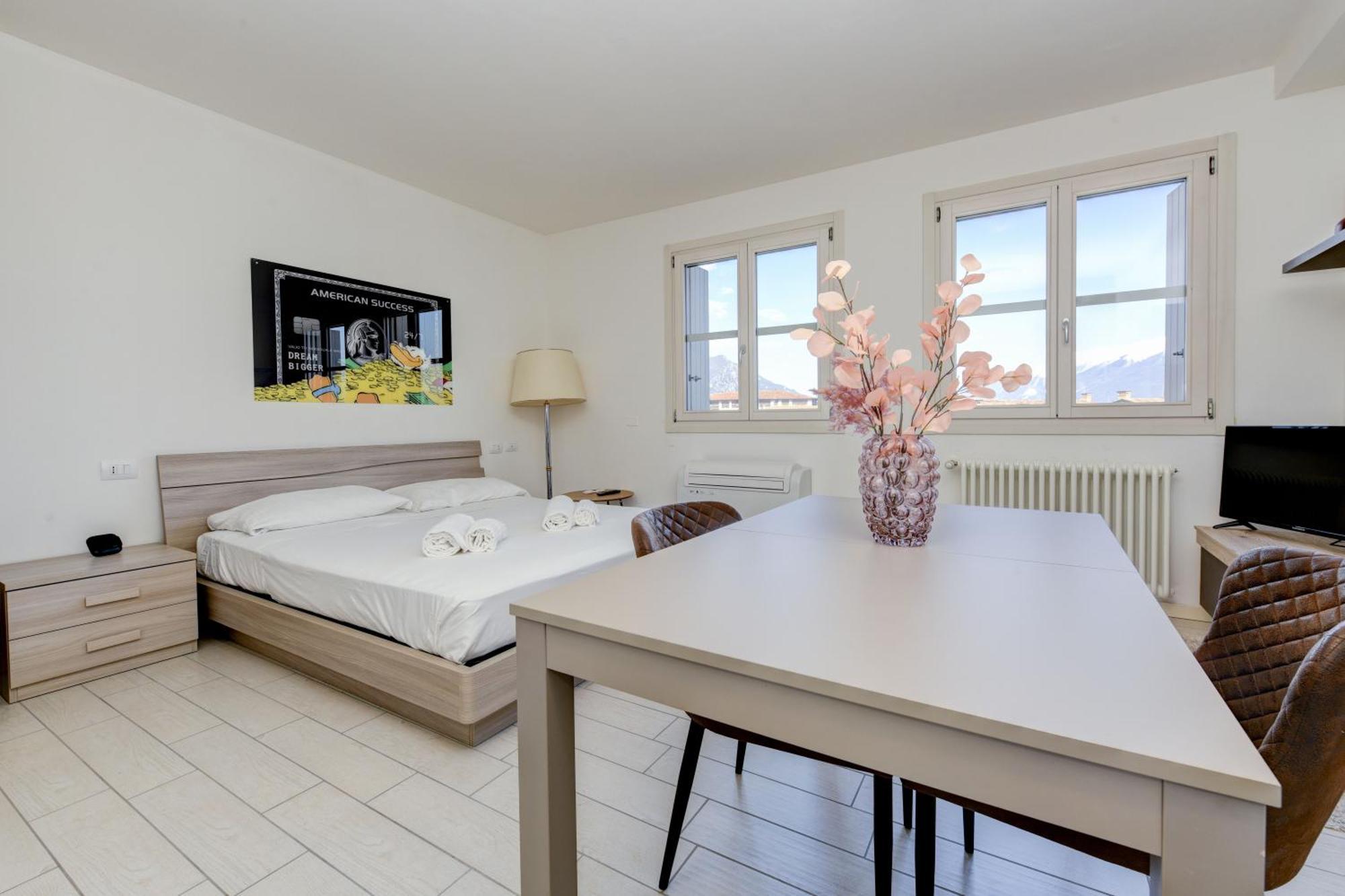 Madeleine Apartment Тосколано Мадерно Екстериор снимка